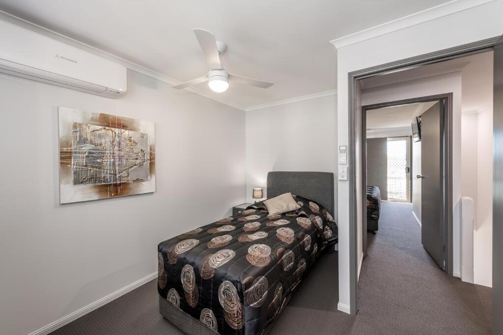 Athena Motel Apartments Toowoomba Extérieur photo